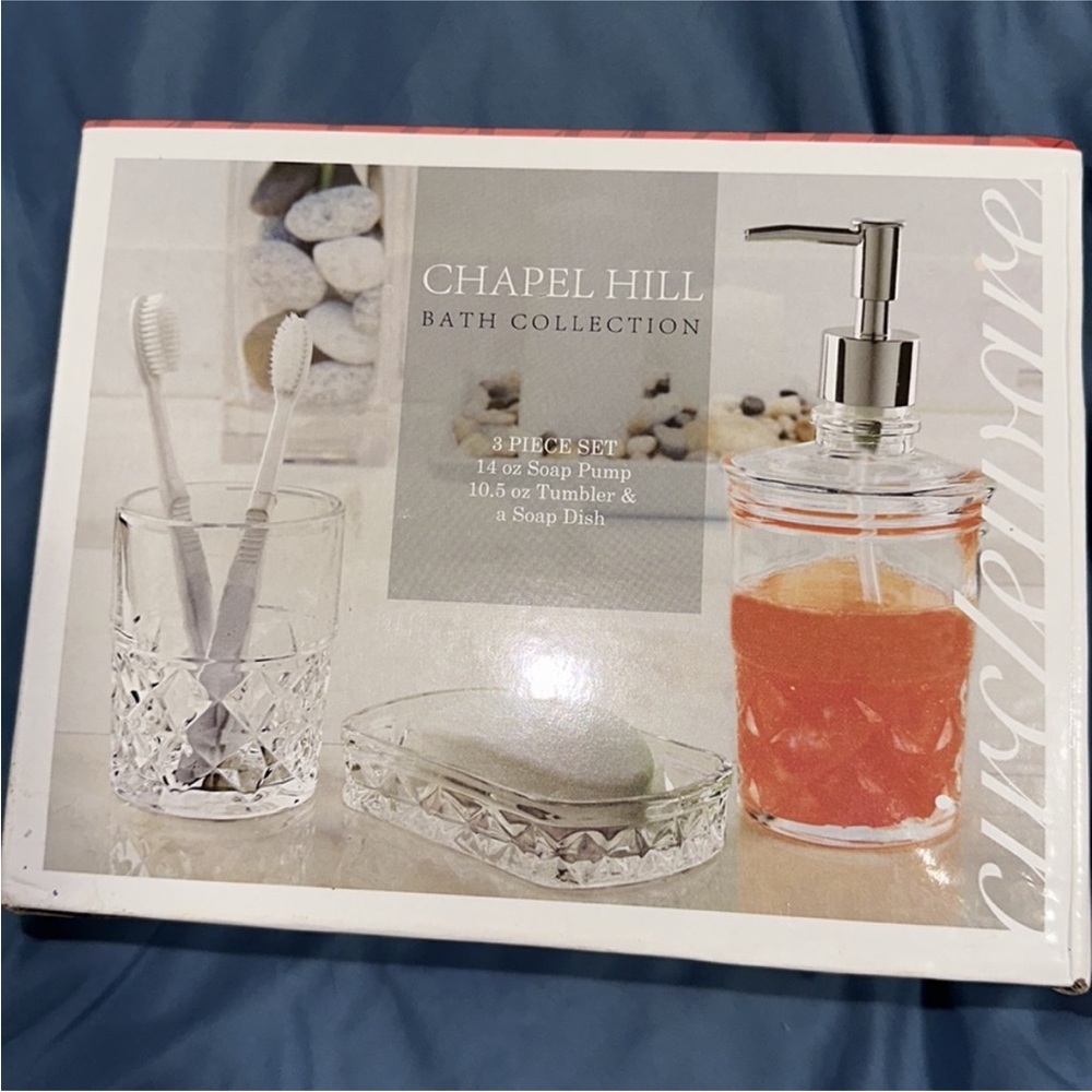 New in box Chapel Hill Bath Collection  3 piece set